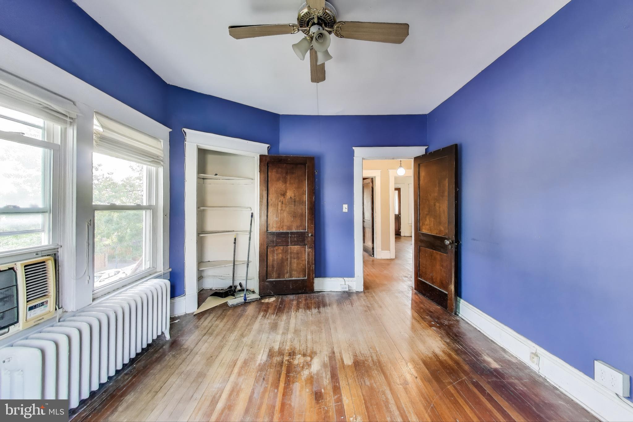 742 Crittenden St NW