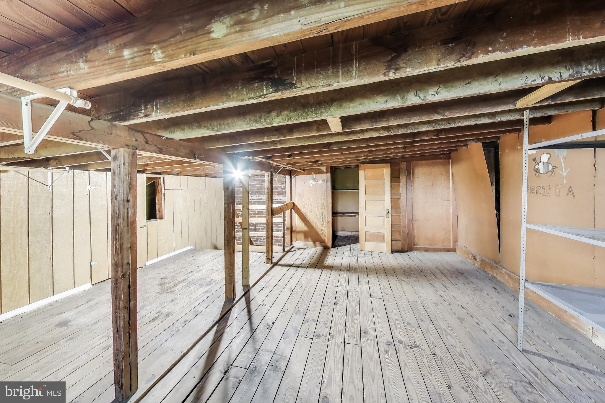 742 Crittenden St NW