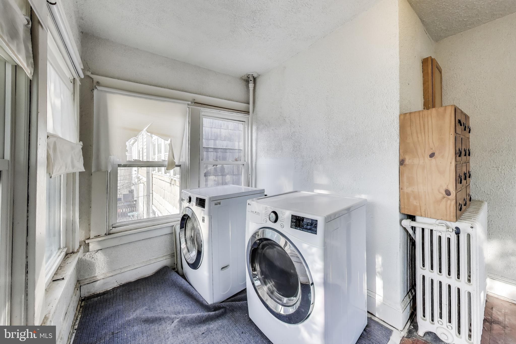 742 Crittenden St NW