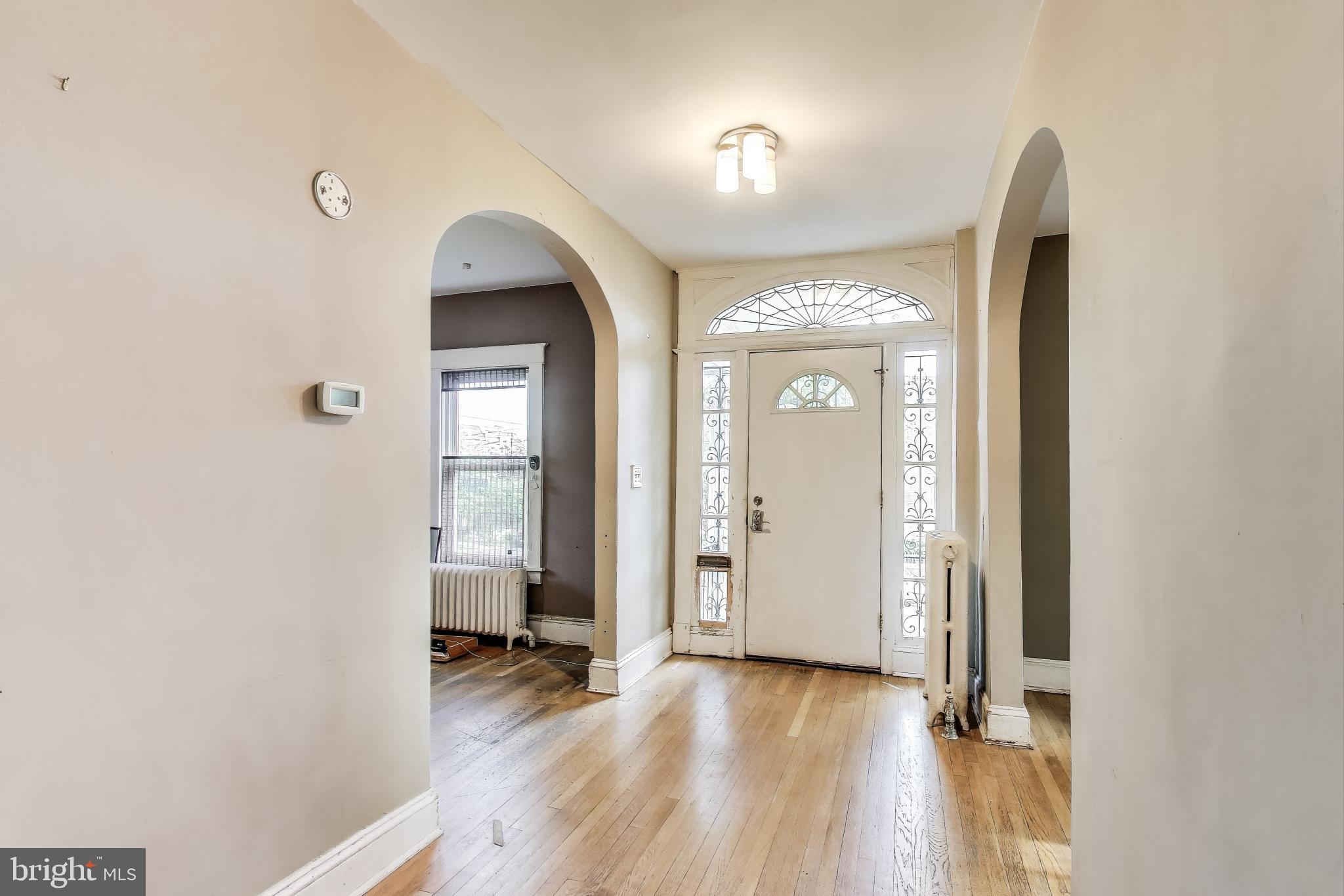 742 Crittenden St NW