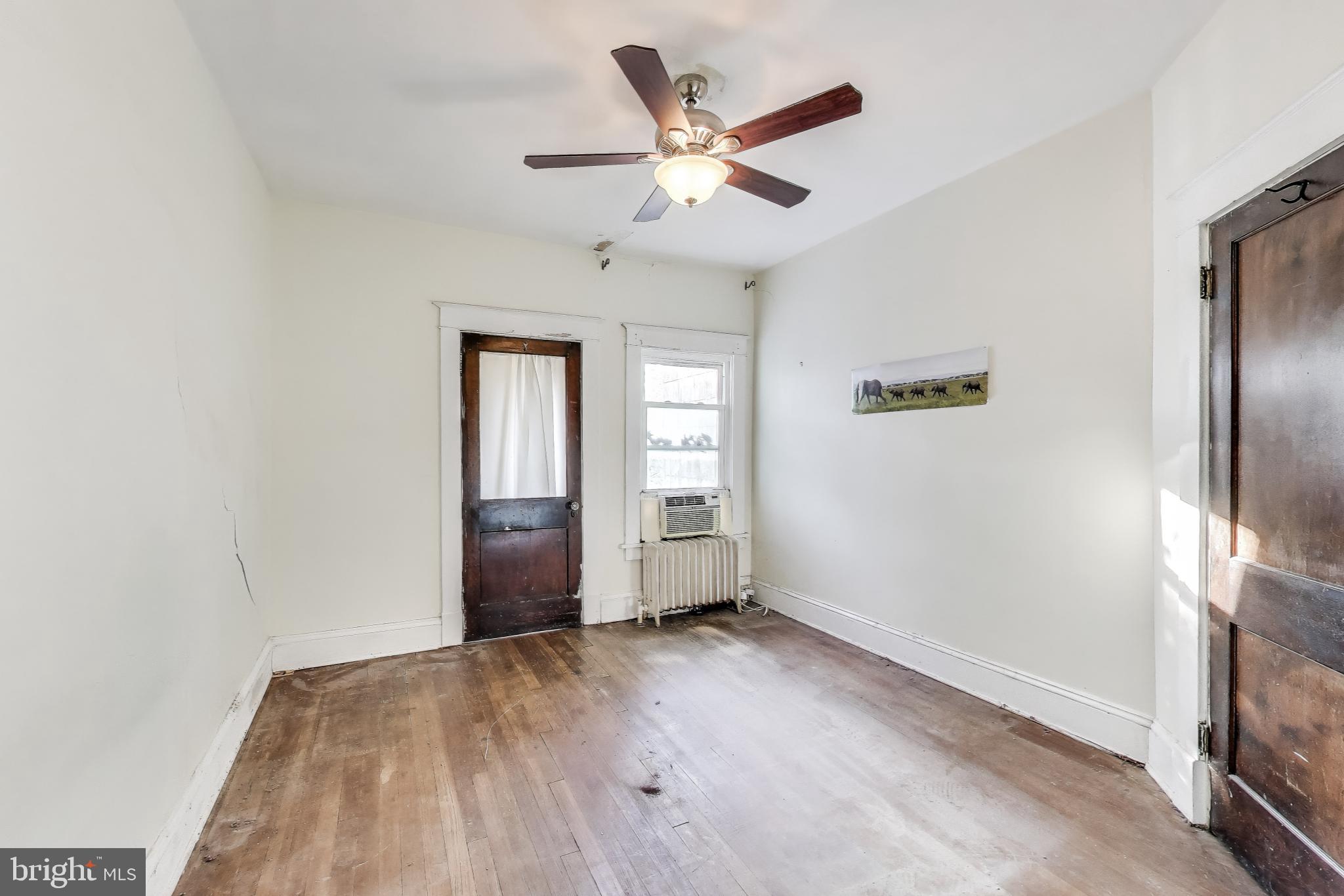 742 Crittenden St NW