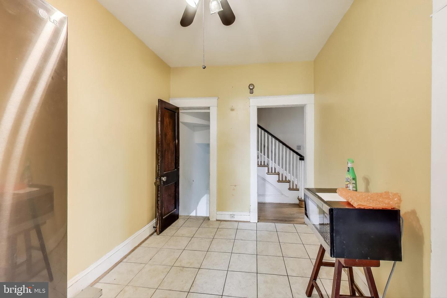 742 Crittenden St NW