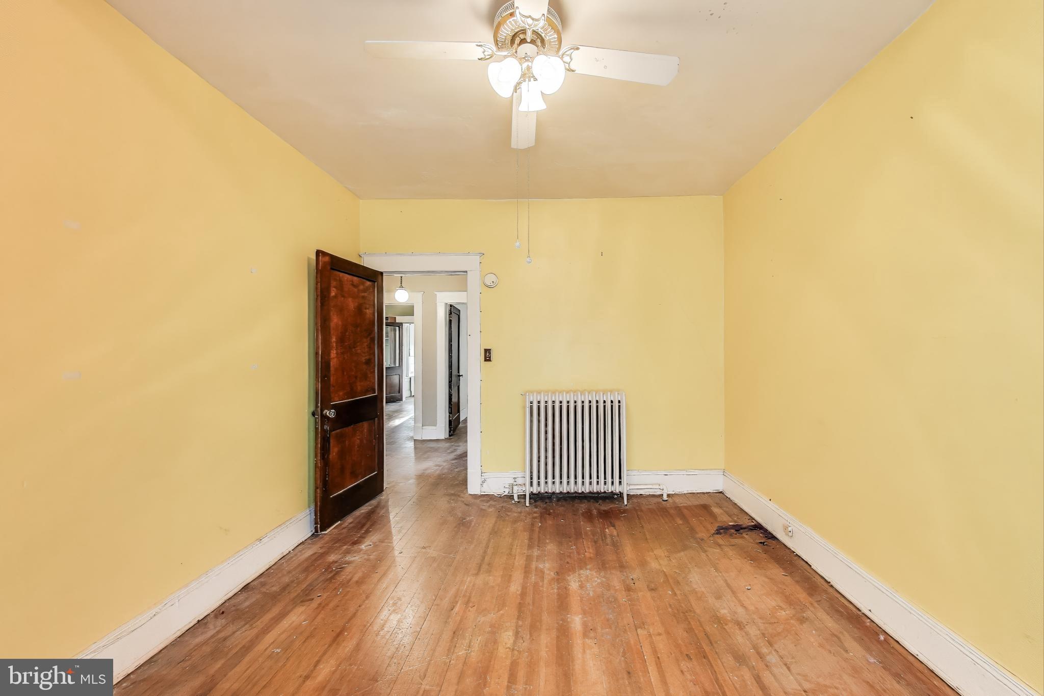 742 Crittenden St NW