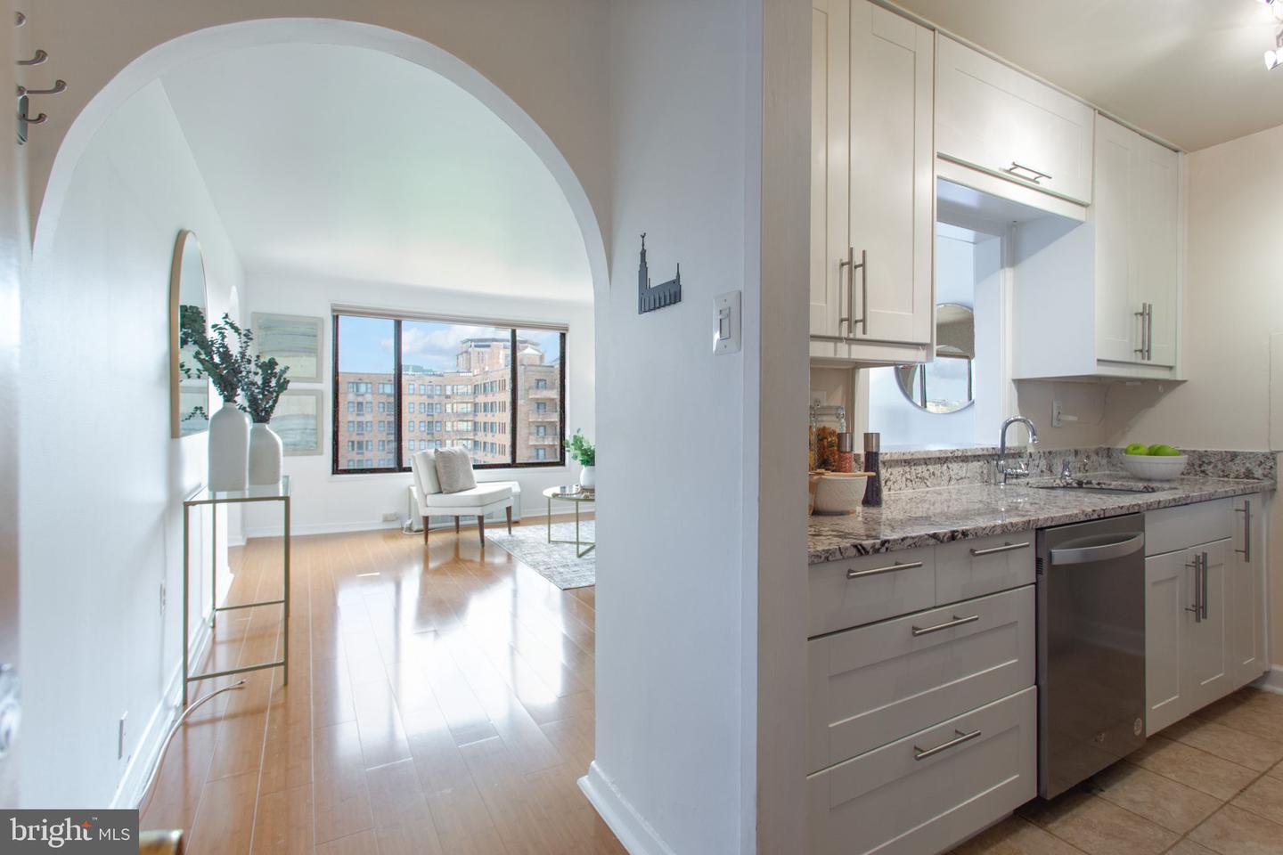 2501 Calvert St NW #802