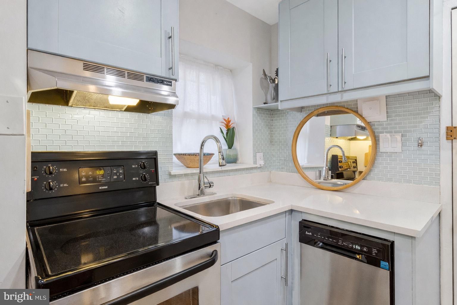 1900 15TH STREET NW 4