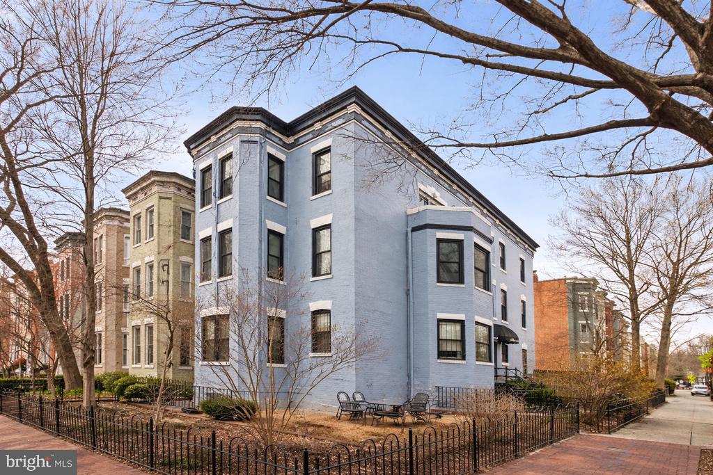 1900 15TH STREET NW 4
