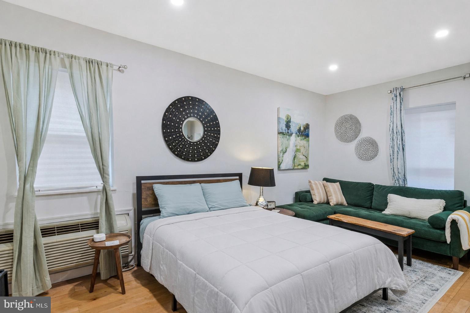 1900 15TH STREET NW 4