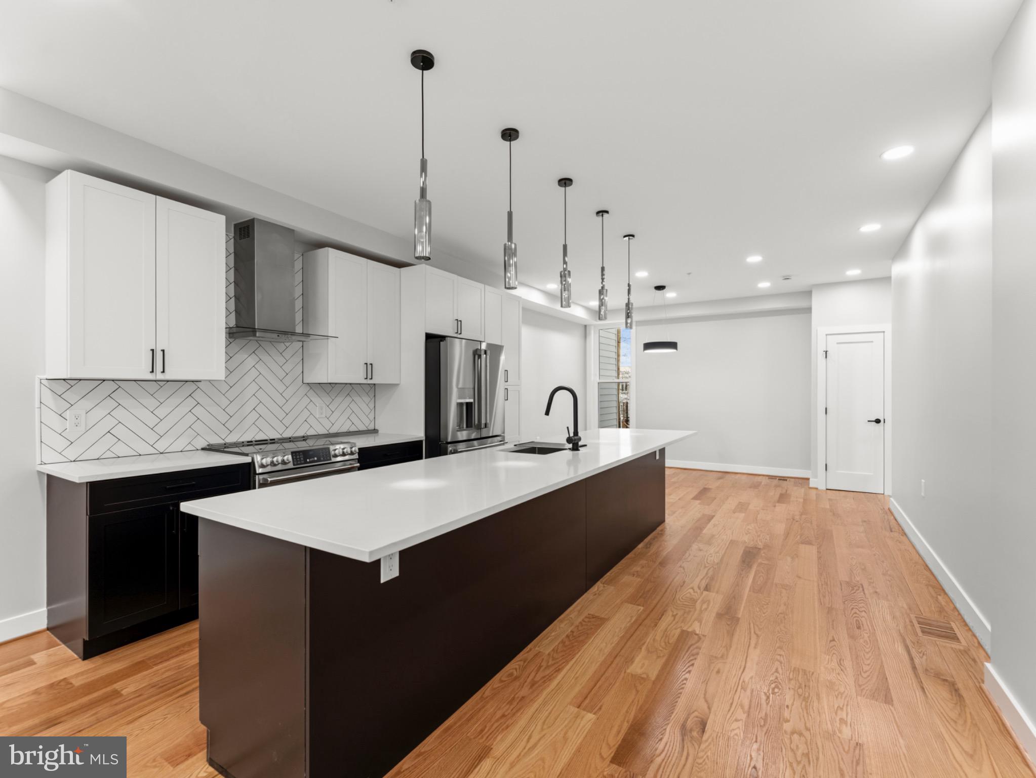 4320 7TH STREET NW 1