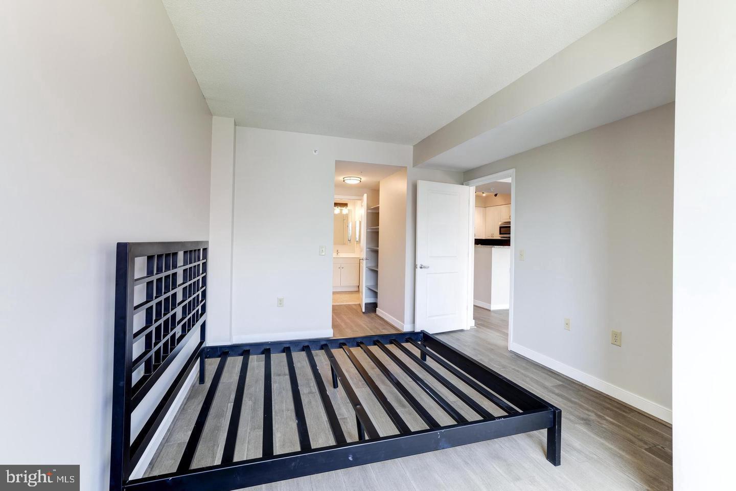 555 MASSACHUSETTS AVENUE NW 807