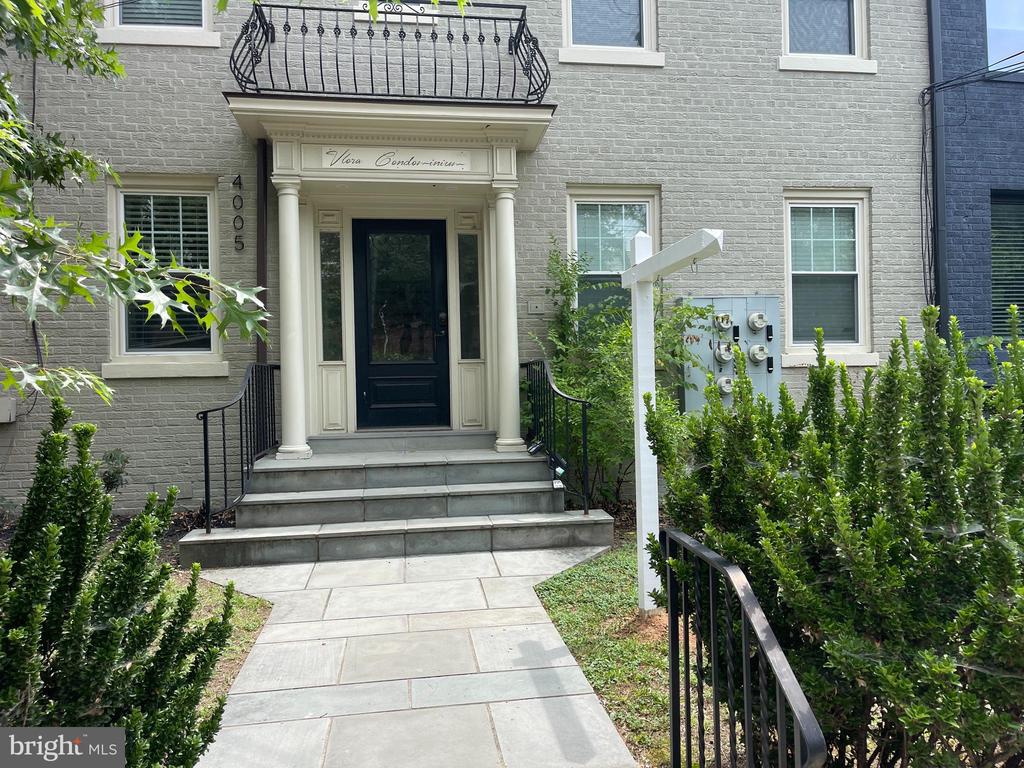 4005 7TH STREET NE Unit: 2