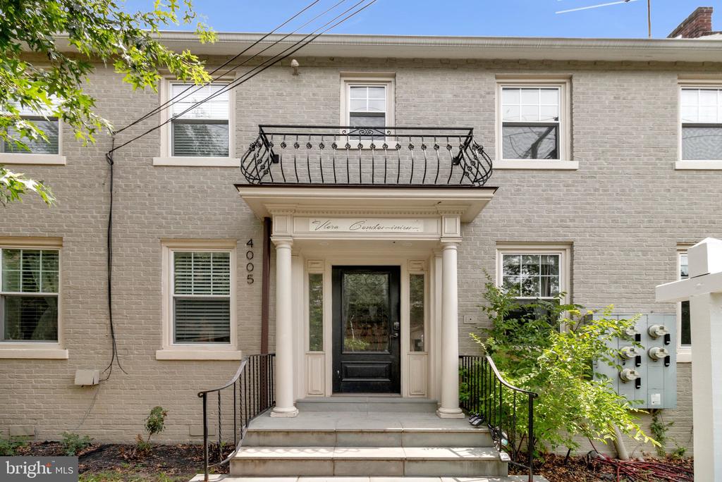 4005 7TH STREET NE Unit: 2