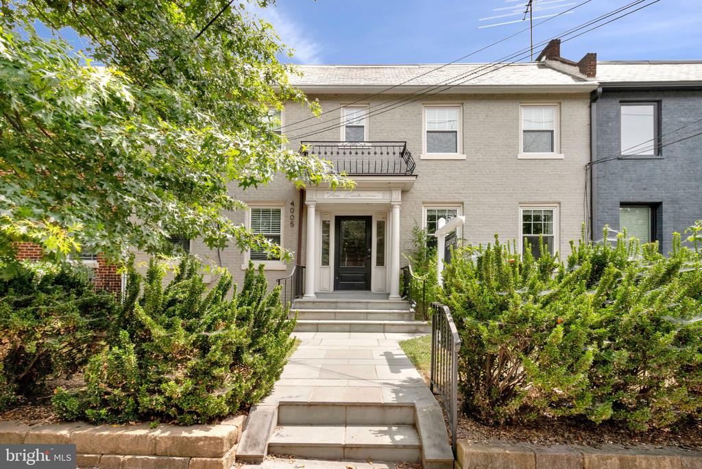 4005 7TH STREET NE Unit: 2