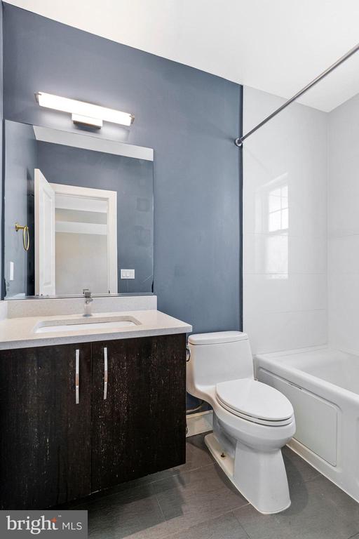 4005 7TH STREET NE Unit: 2
