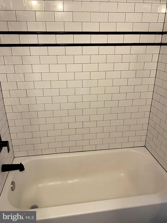 1219 QUEEN STREET NE Unit: 1