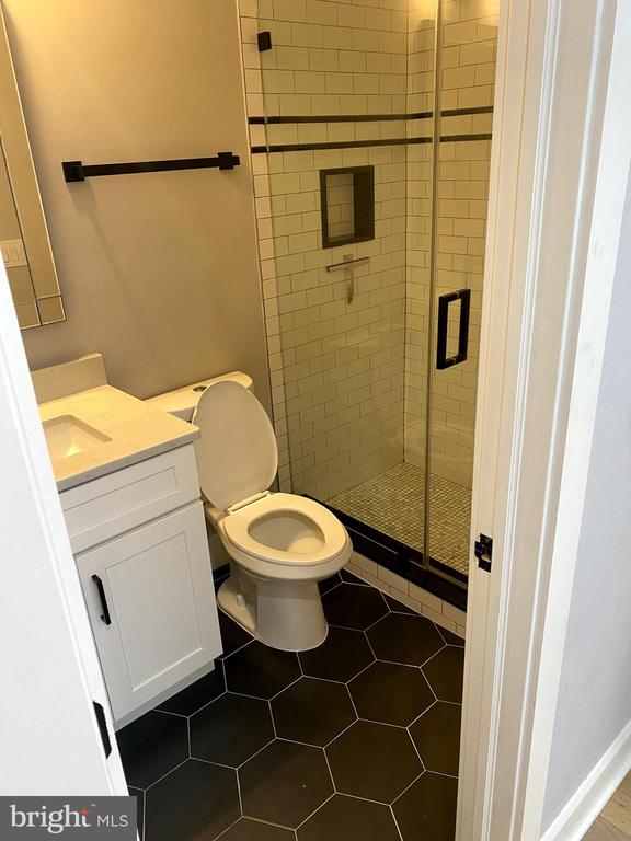 1219 QUEEN STREET NE Unit: 1