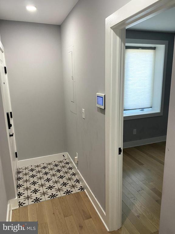 1219 QUEEN STREET NE Unit: 1