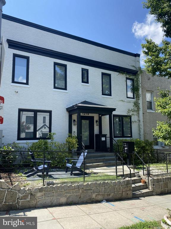 1219 QUEEN STREET NE Unit: 1