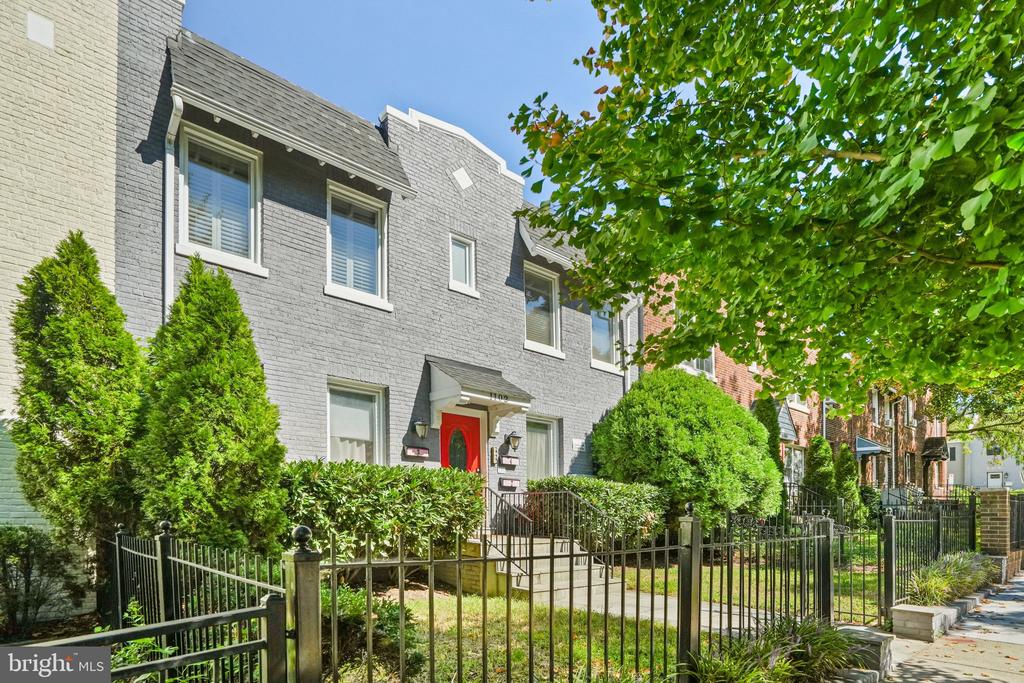 1102 HOLBROOK TERRACE NE Unit: 3