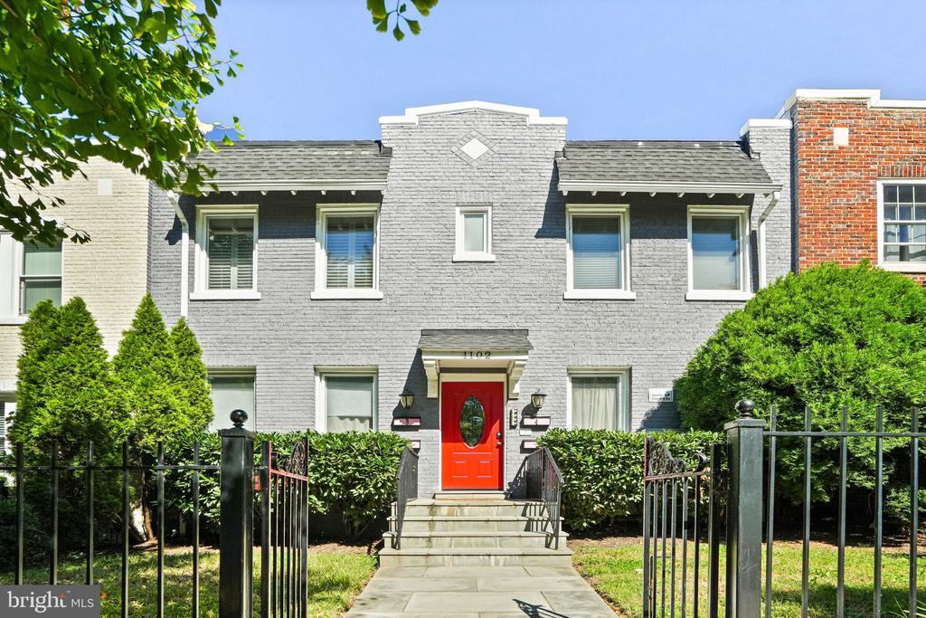 1102 HOLBROOK TERRACE NE Unit: 3