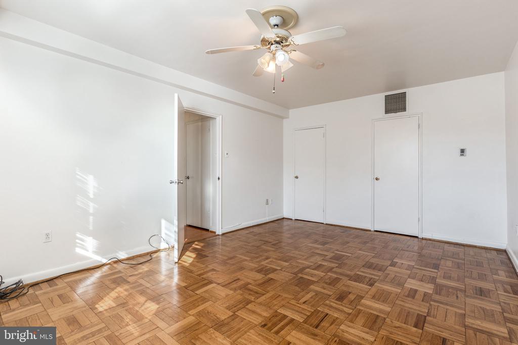 310 Ridgemede Rd #302