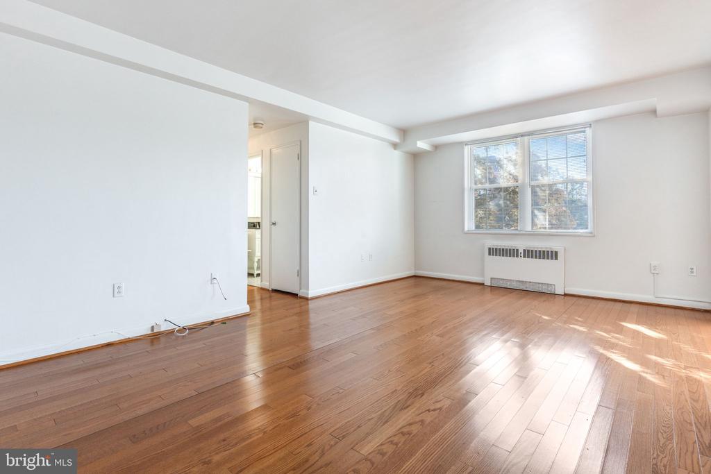310 Ridgemede Rd #302