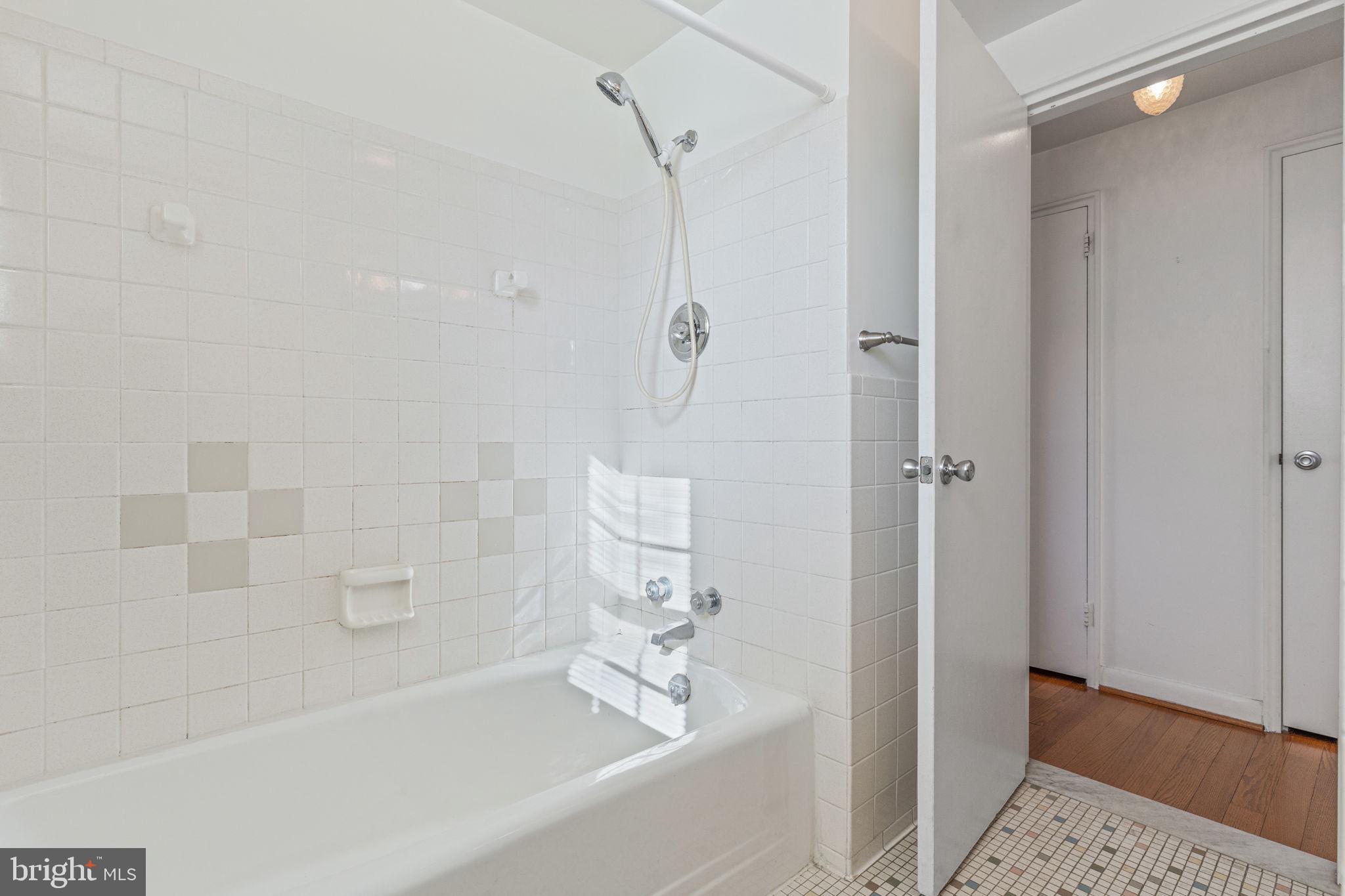 310 Ridgemede Rd #302
