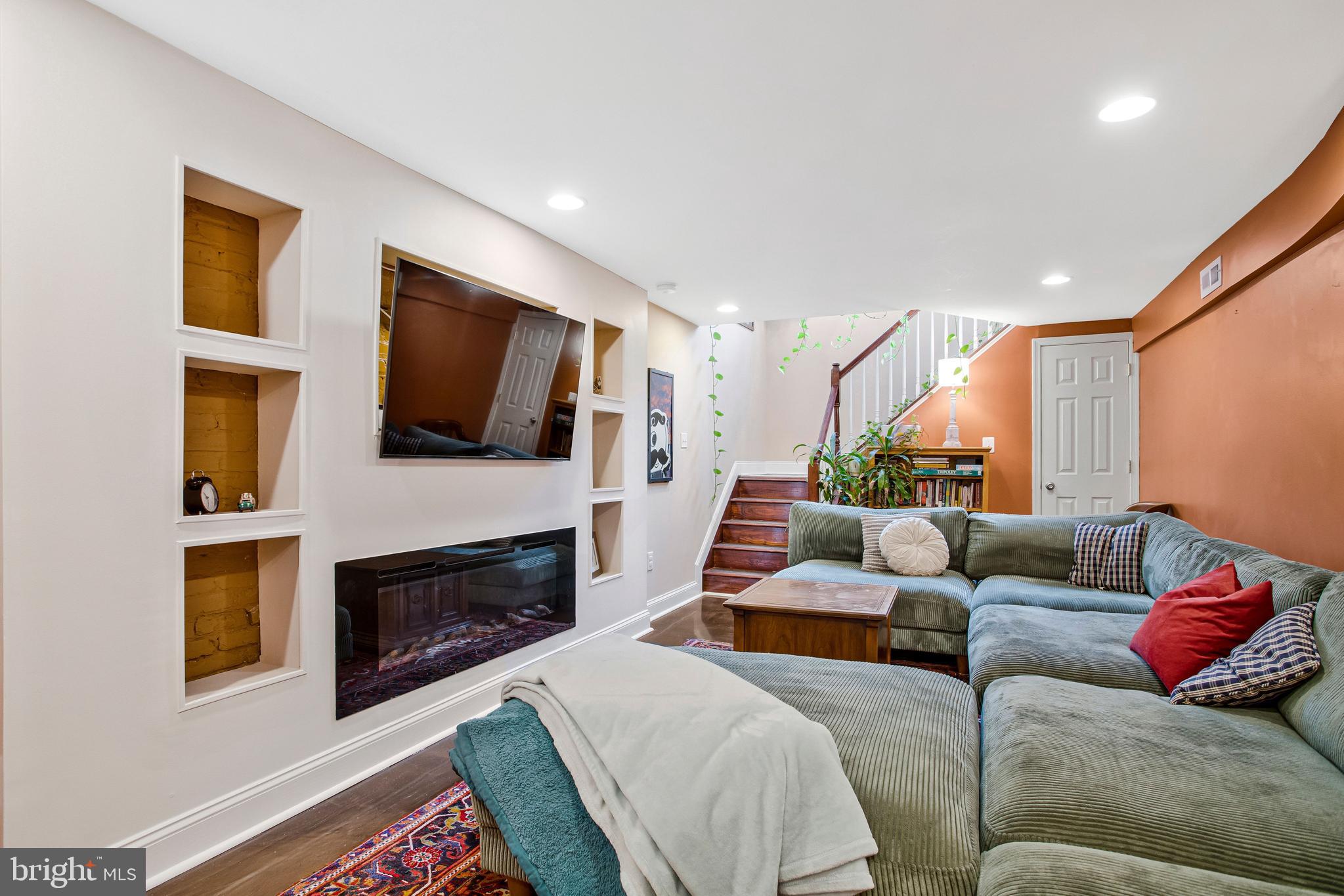 219 N BELNORD AVENUE