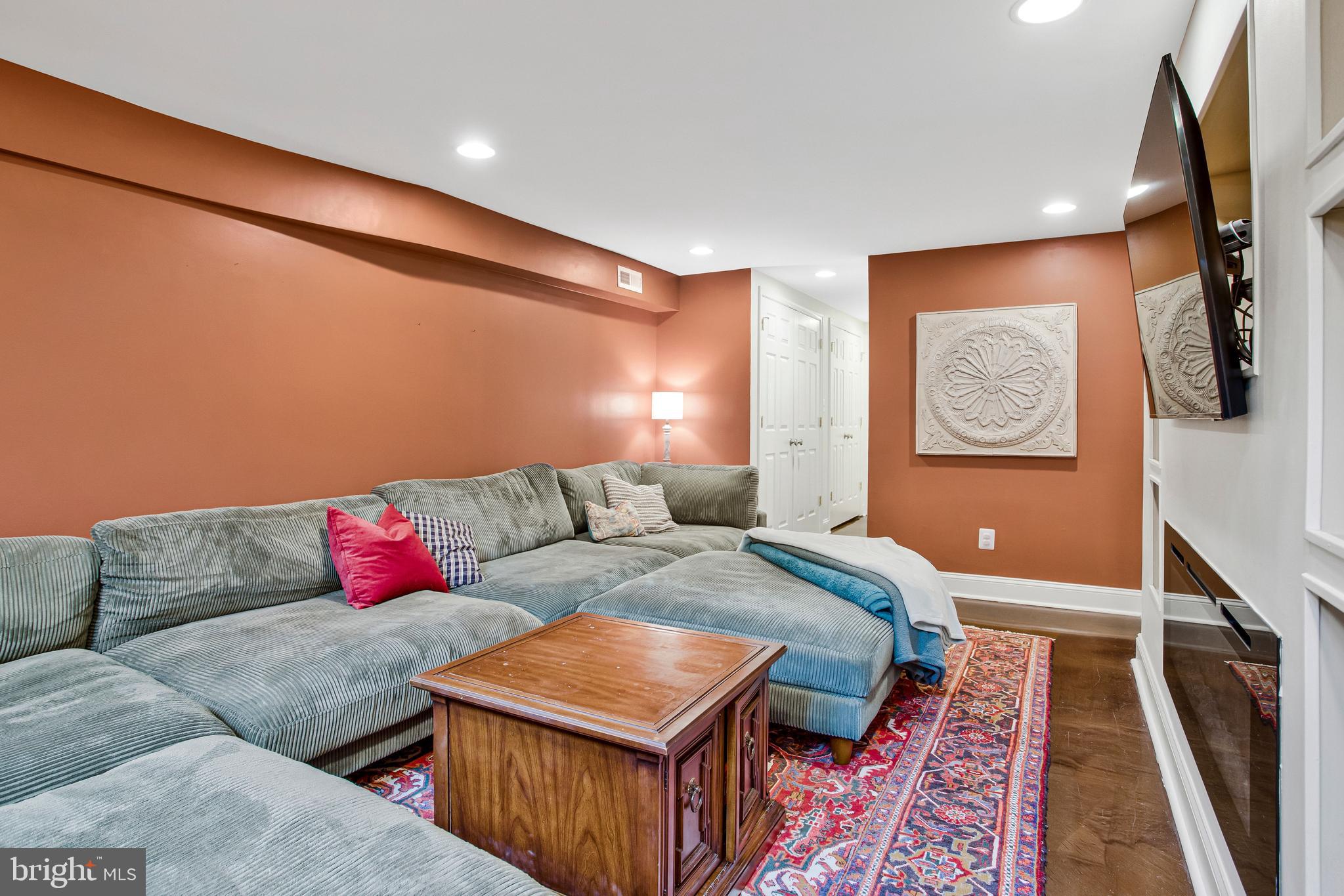 219 N BELNORD AVENUE