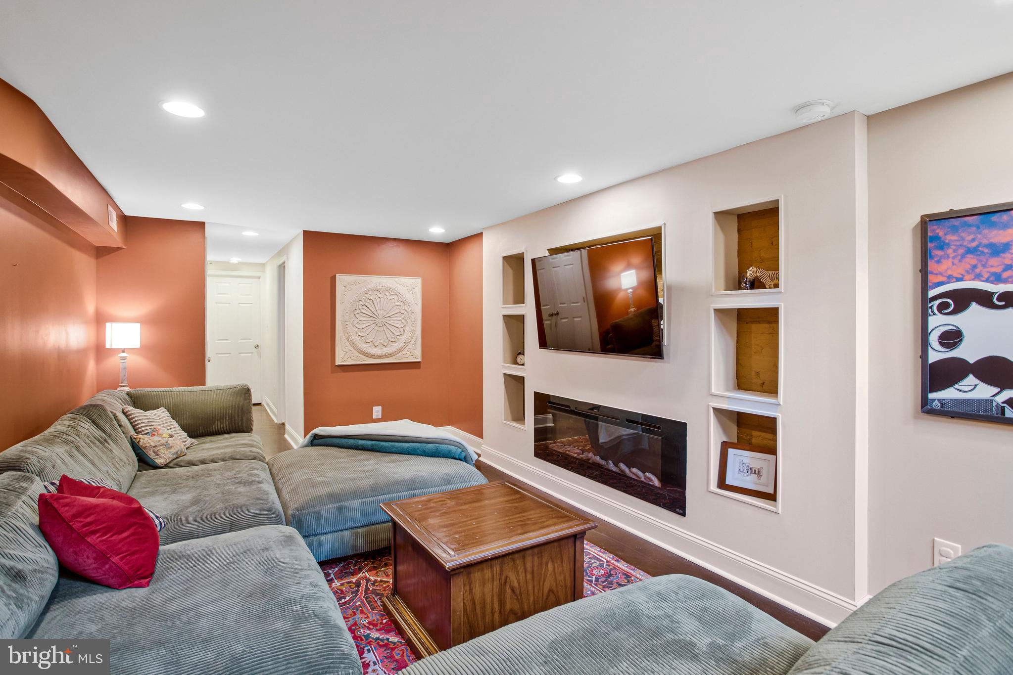 219 N BELNORD AVENUE