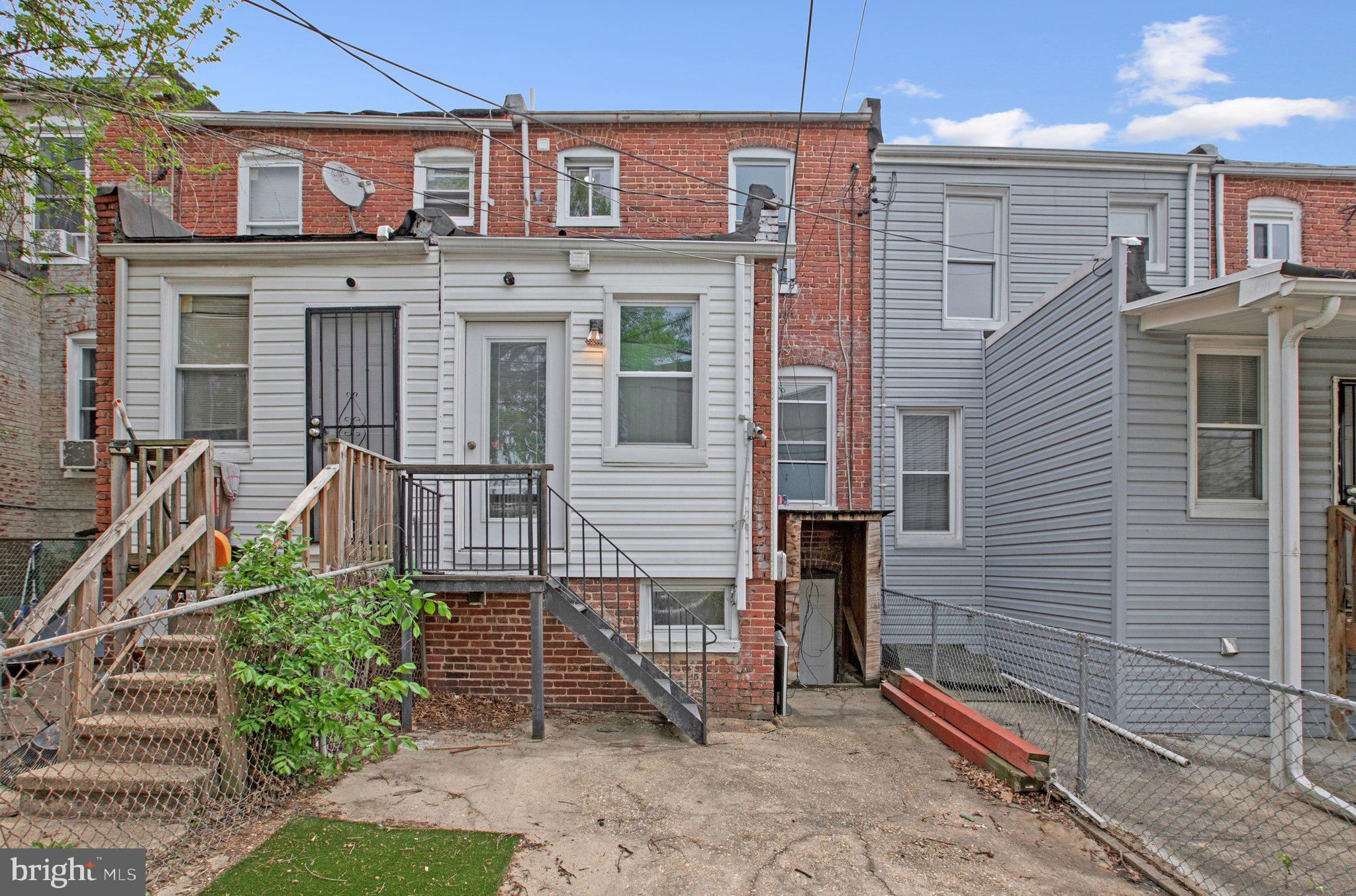 40 N ABINGTON AVENUE