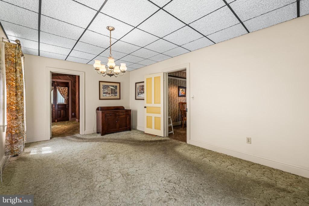 1053 FREELAND ROAD