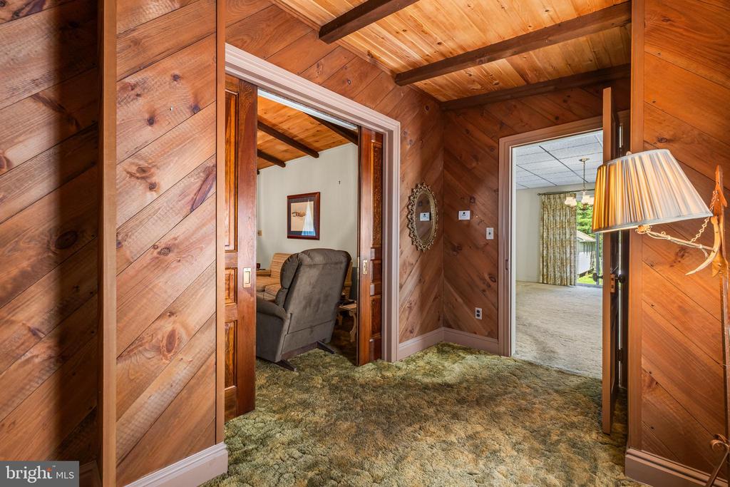 1053 FREELAND ROAD