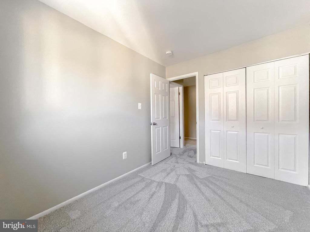 11849 Oak Manor Dr #33