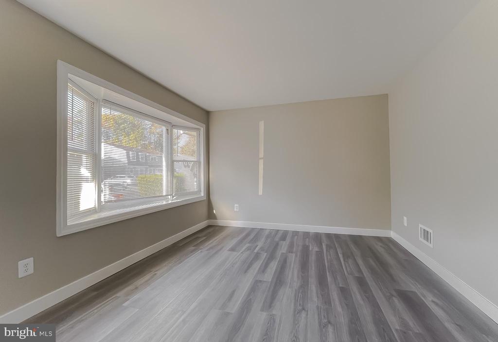 11849 Oak Manor Dr #33