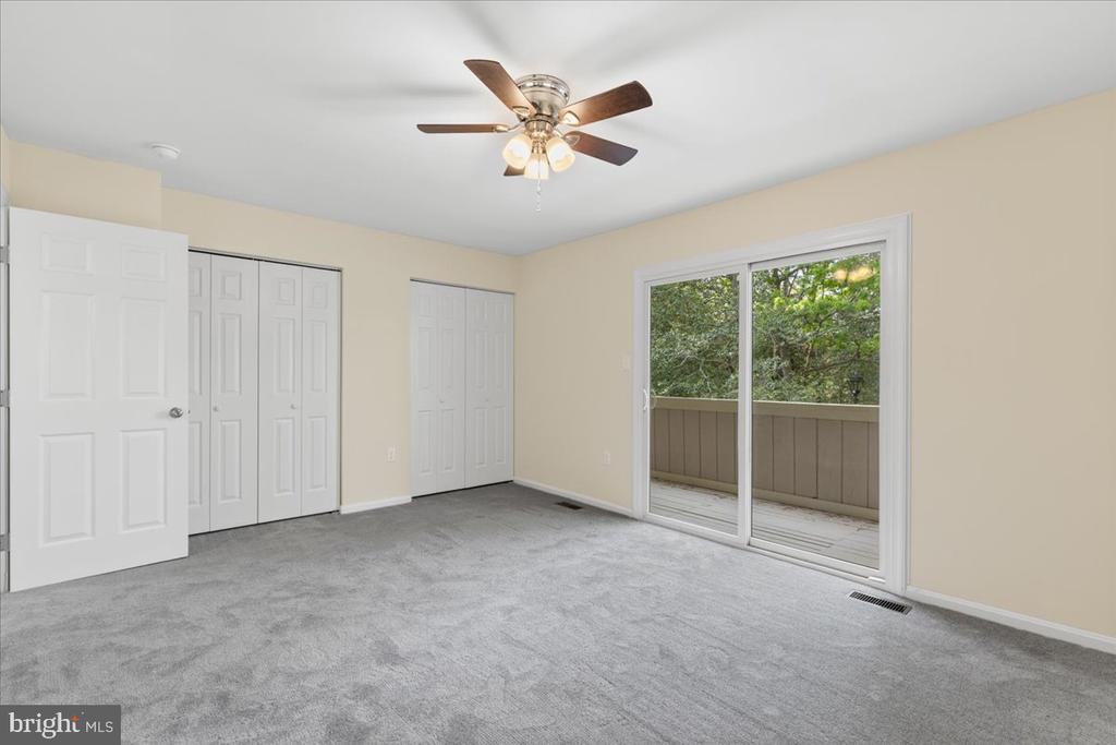 10 King James Pl