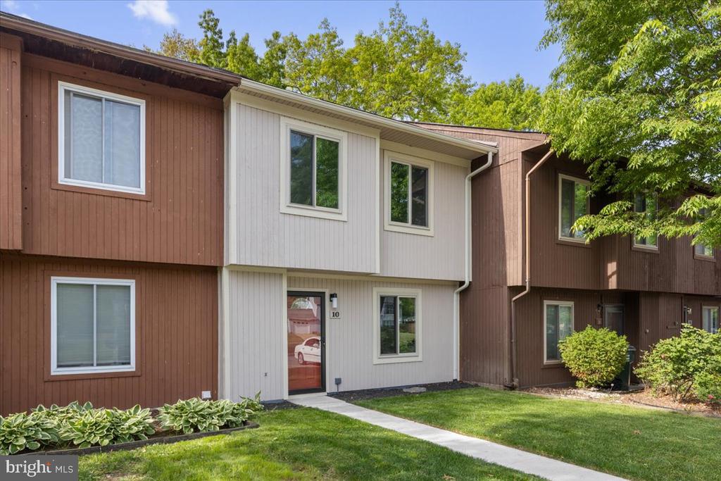 10 King James Pl