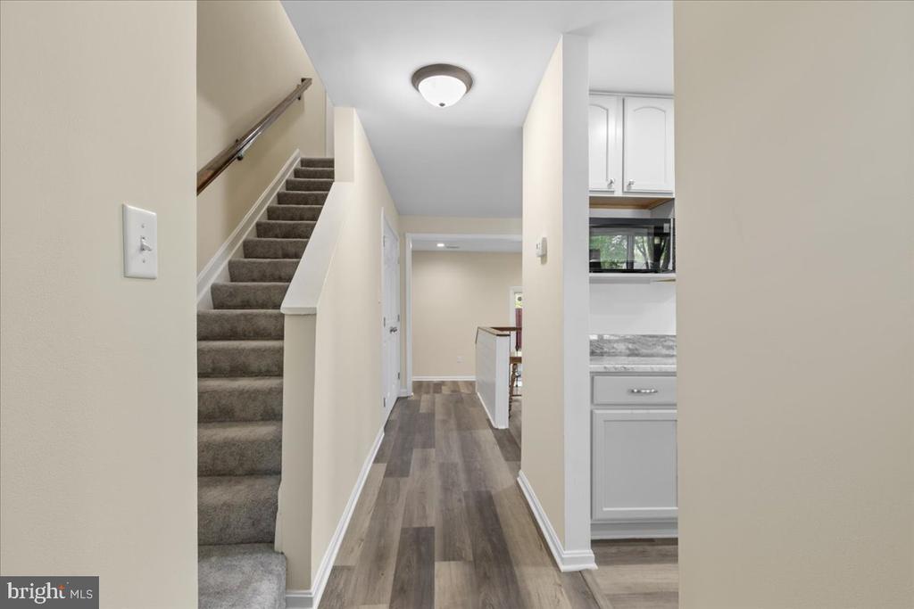 10 King James Pl