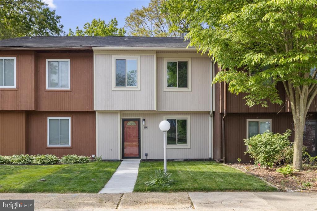 10 King James Pl