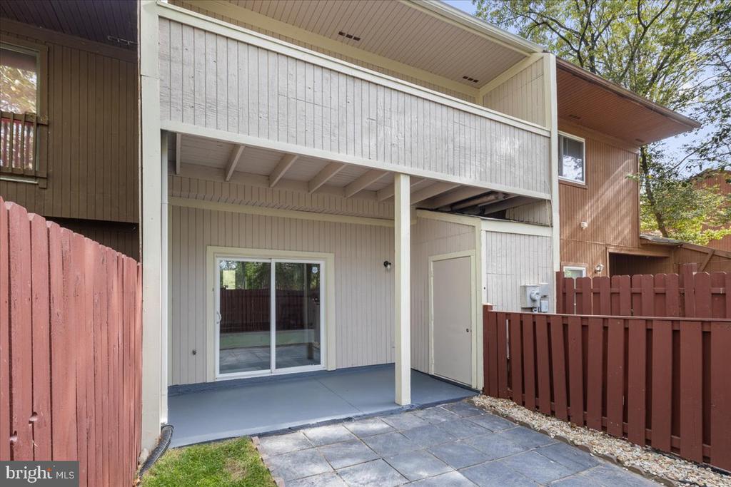 10 King James Pl