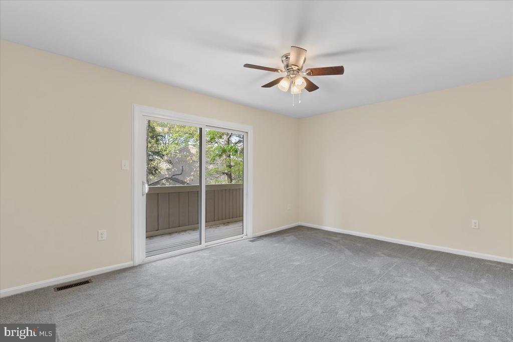 10 King James Pl