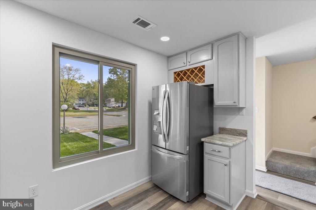 10 King James Pl