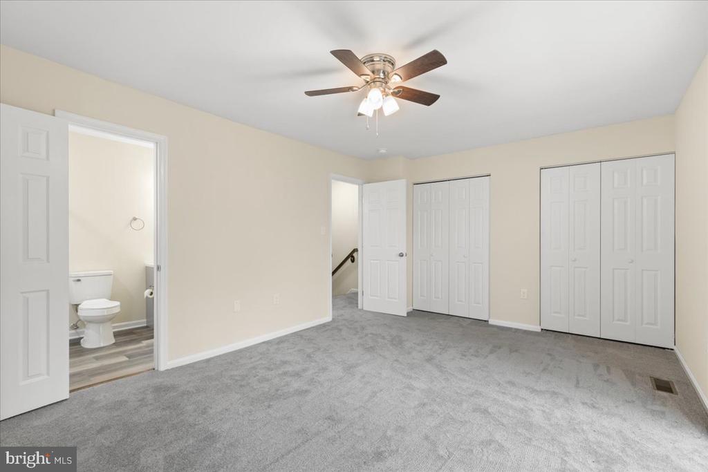 10 King James Pl
