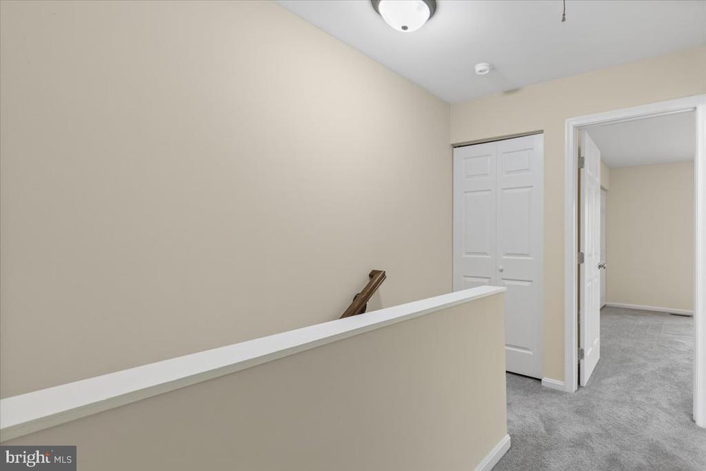 10 King James Pl