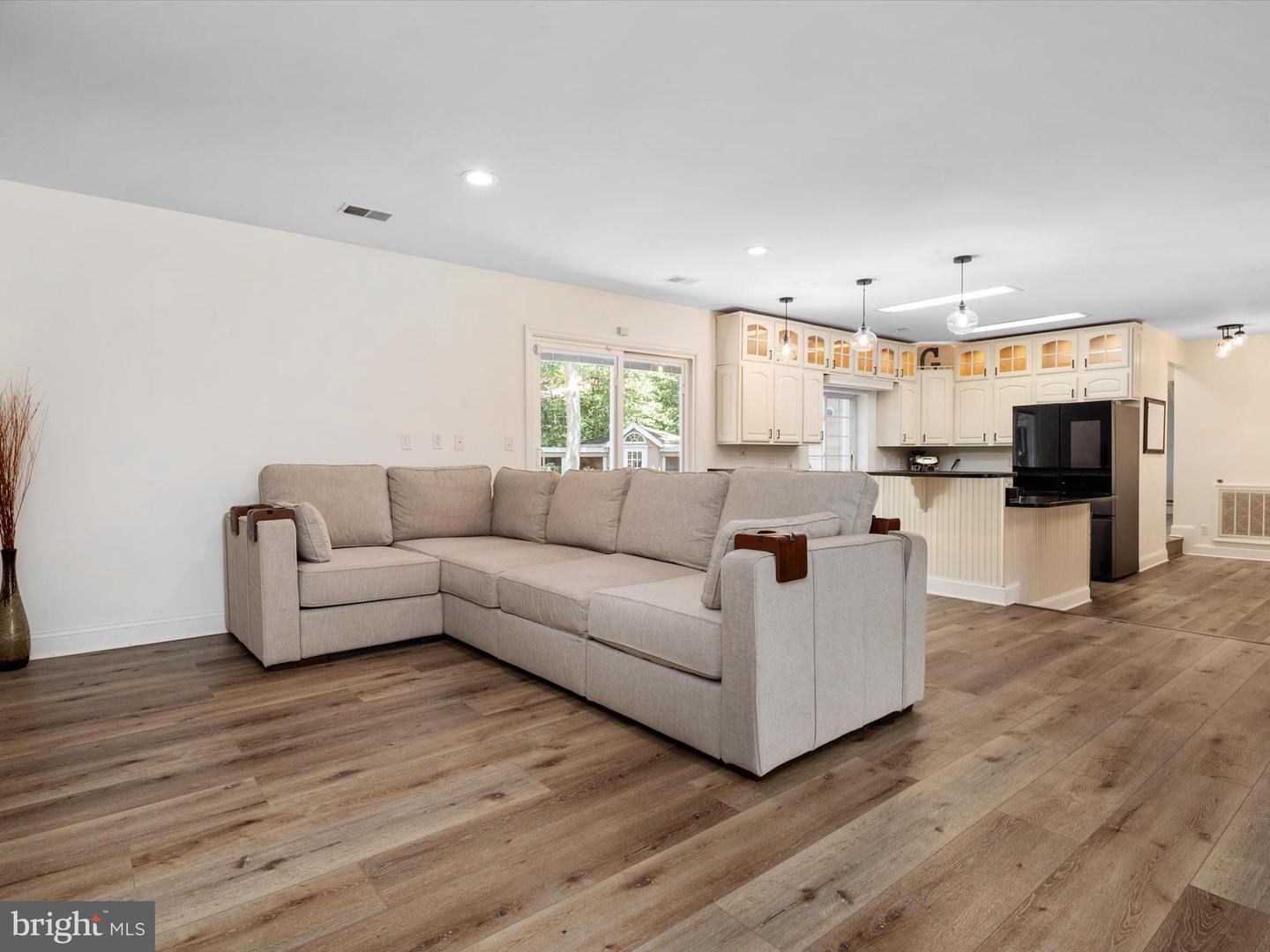 3570 Pine Cone Cir