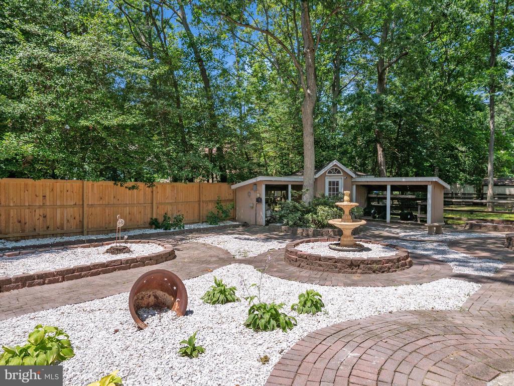 3570 Pine Cone Cir