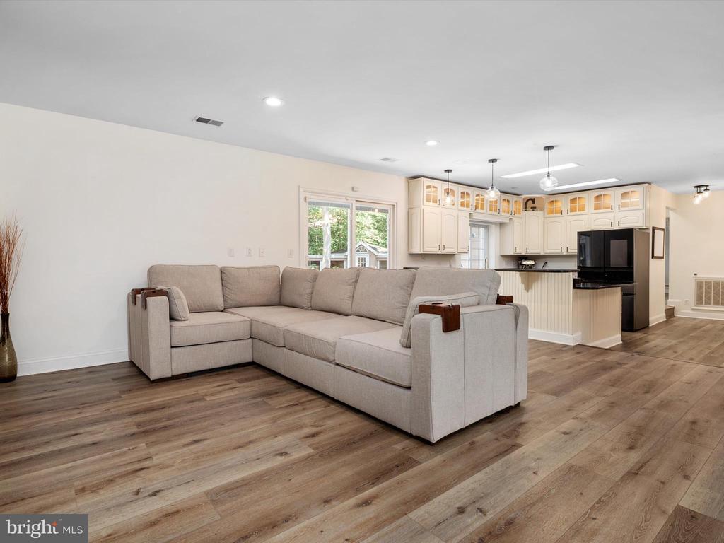 3570 Pine Cone Cir