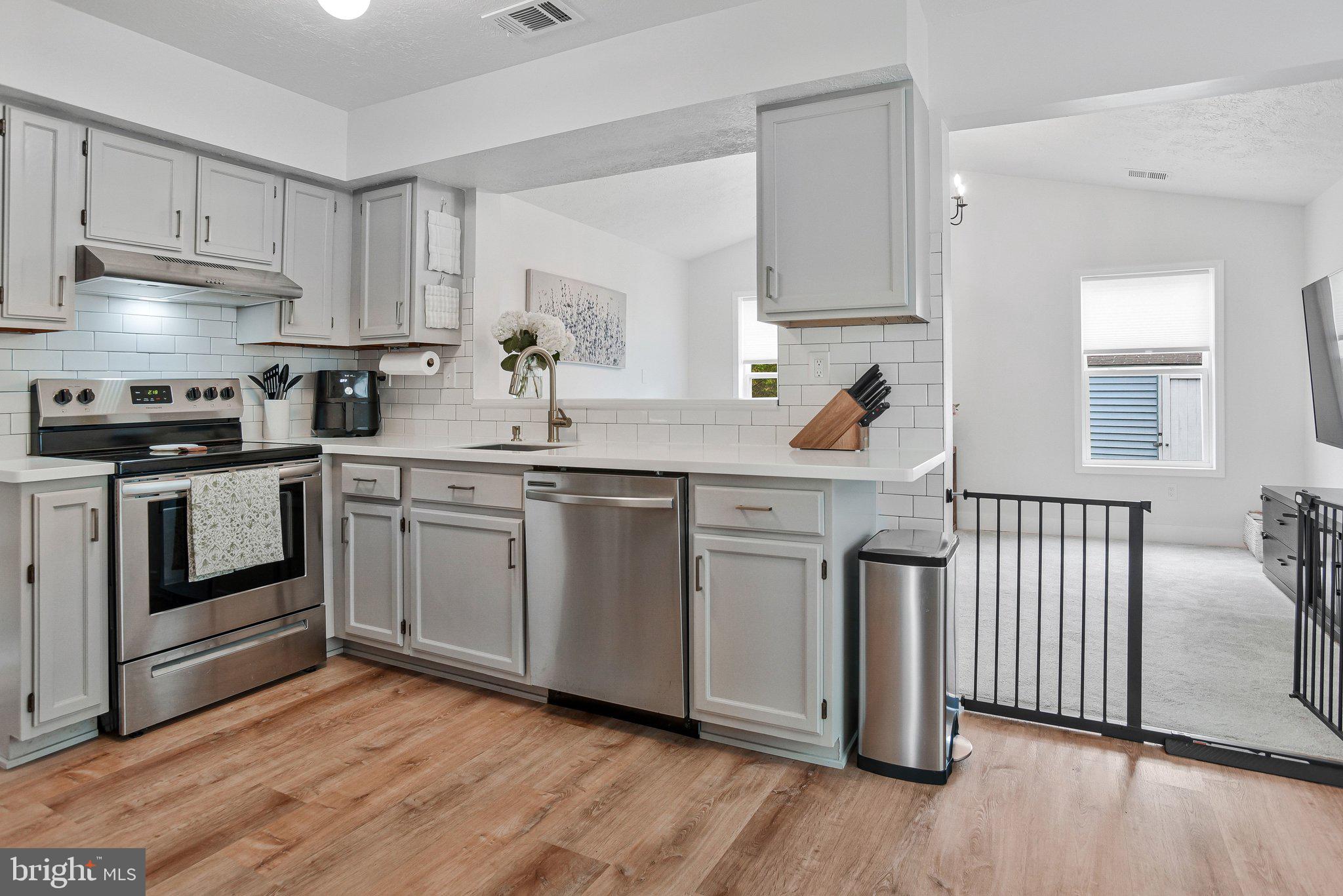 4092 BROADBILL CIRCLE