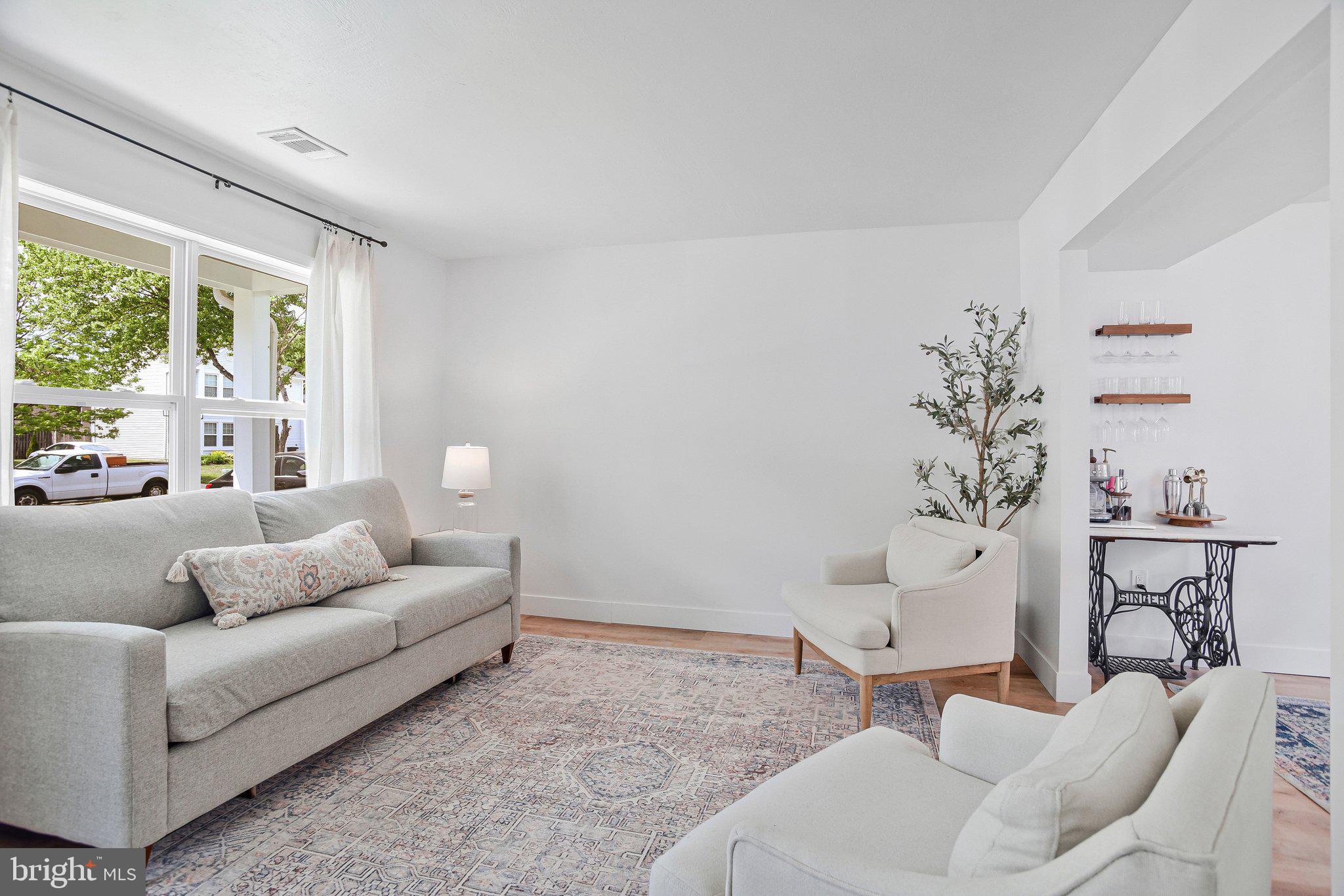 4092 BROADBILL CIRCLE