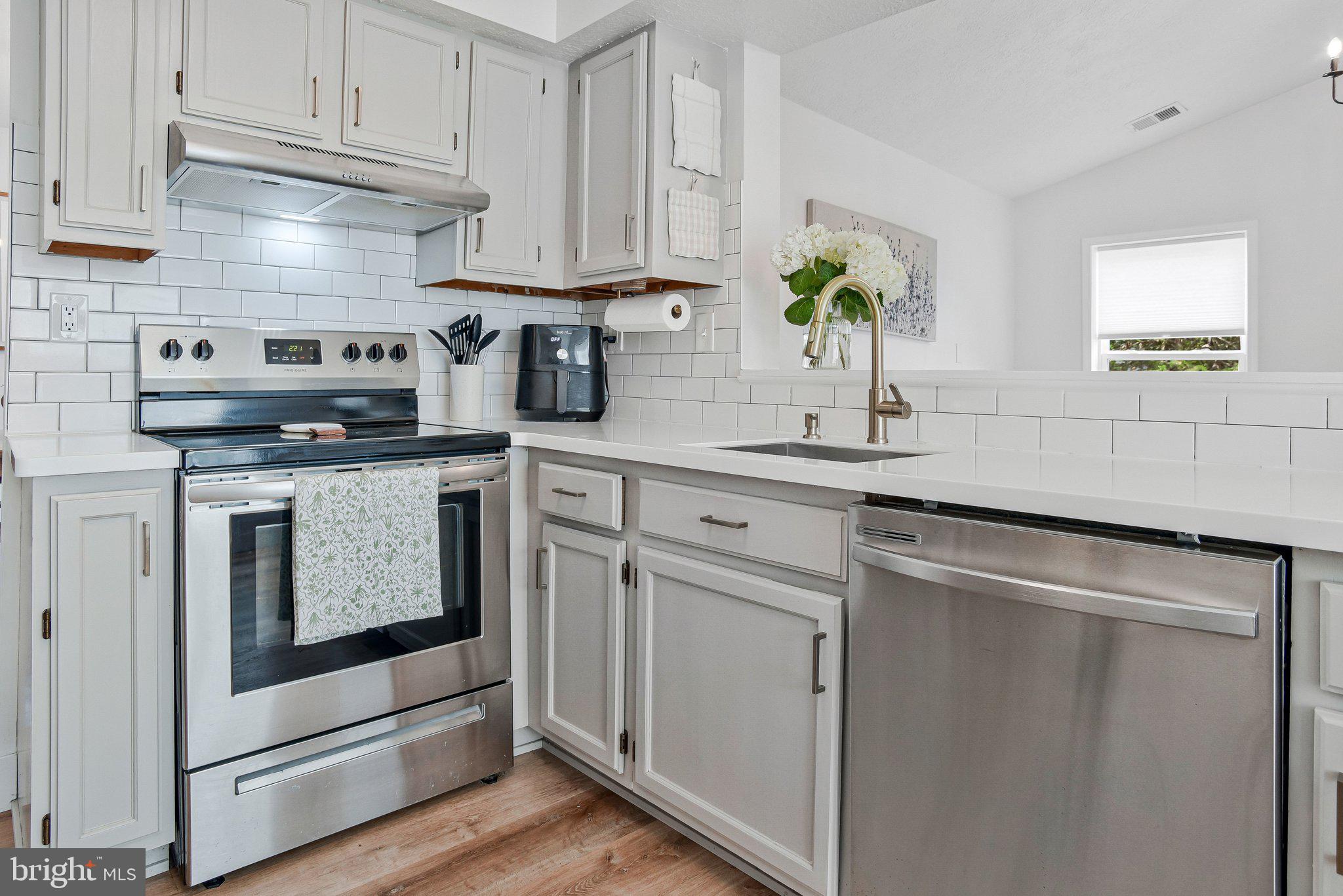 4092 BROADBILL CIRCLE