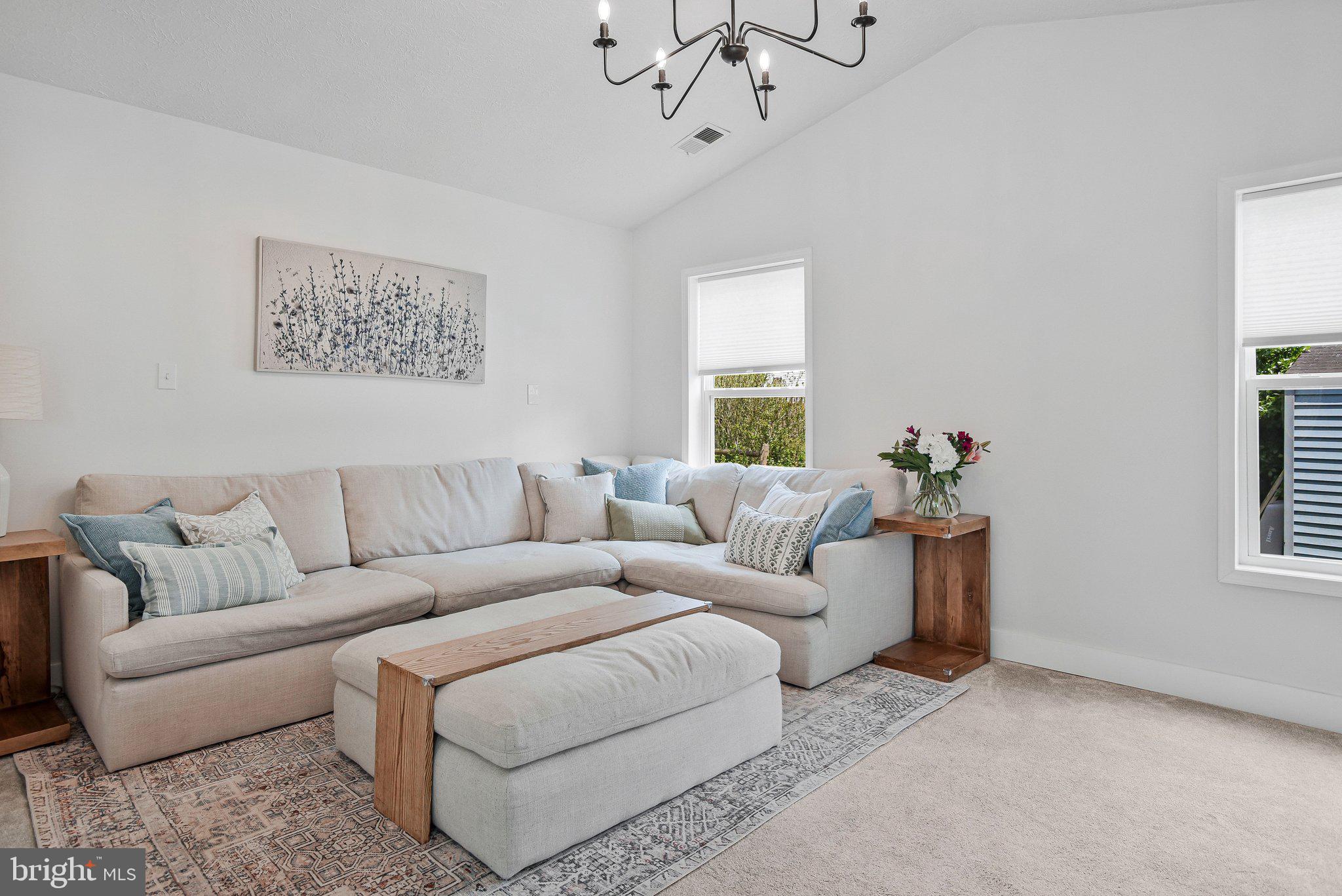 4092 BROADBILL CIRCLE